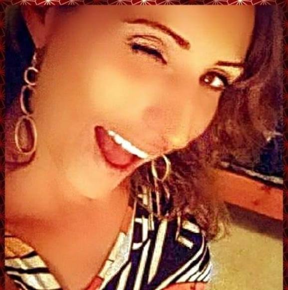 Meet your Posher, Loni - Picture 1 of 1